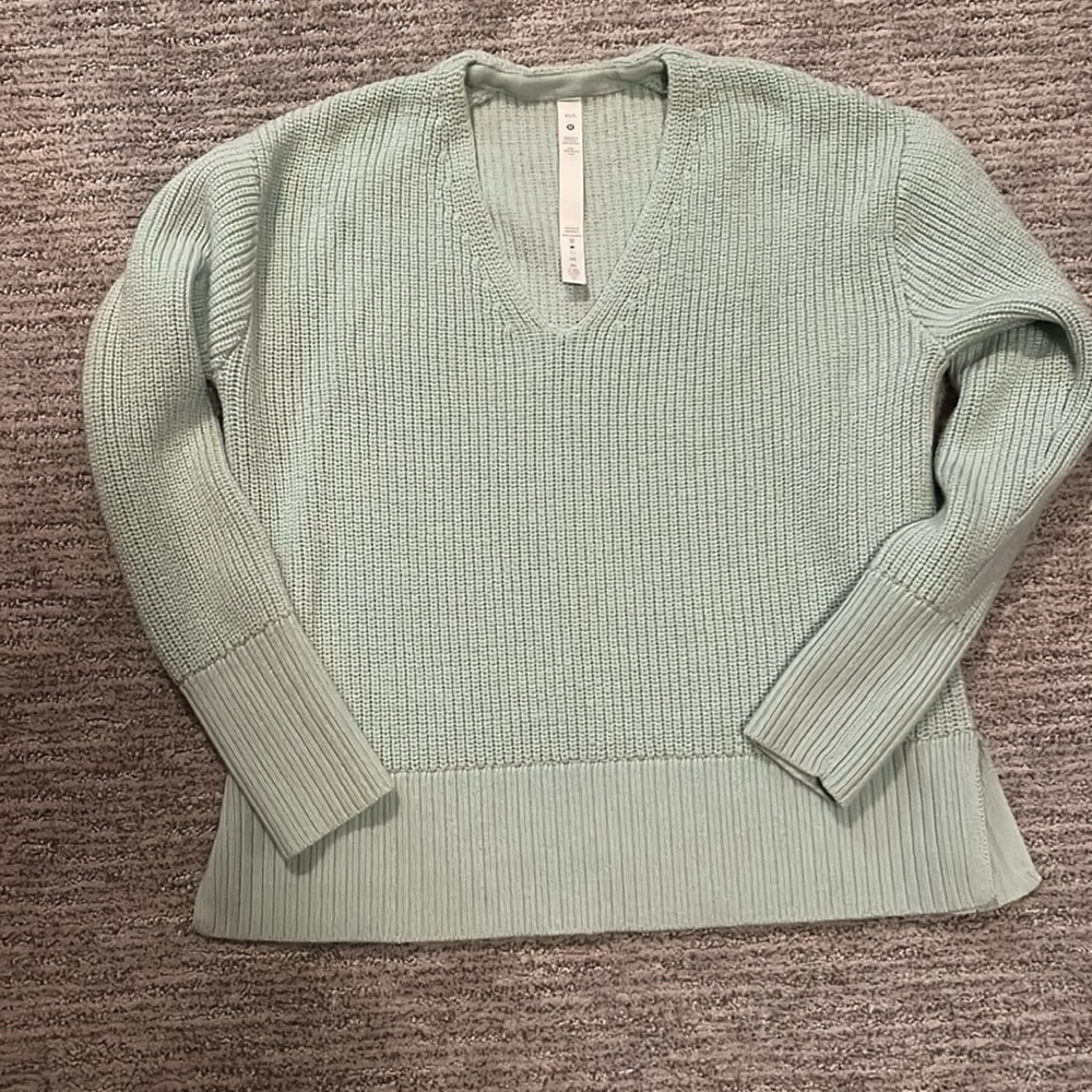 Lululemon Merino wool v-neck sweater - Picture 4 of 5